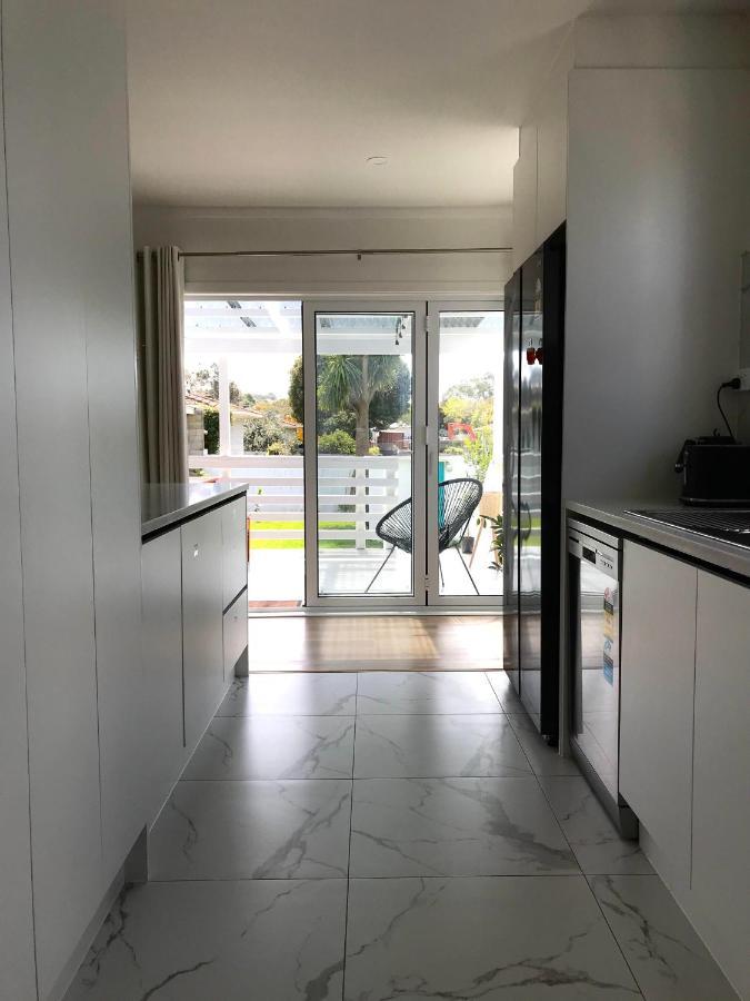 Bright & Comfy Stay In Newly Renovated Home With Parking Auckland Extérieur photo