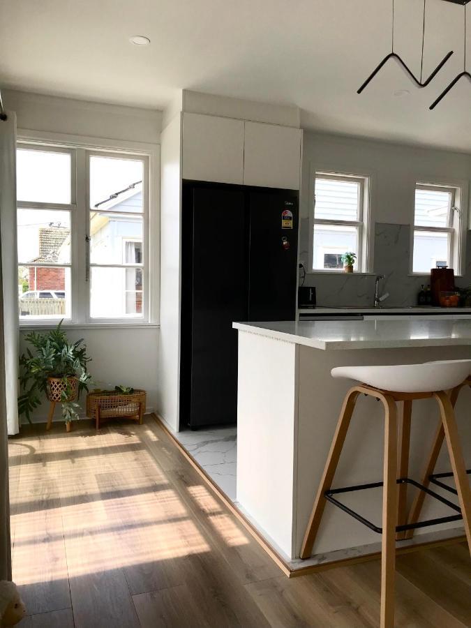 Bright & Comfy Stay In Newly Renovated Home With Parking Auckland Extérieur photo