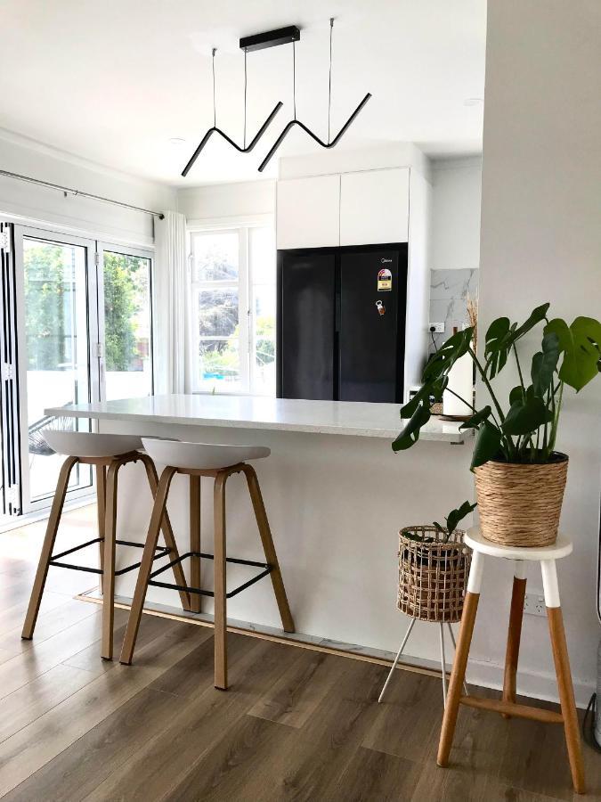 Bright & Comfy Stay In Newly Renovated Home With Parking Auckland Extérieur photo
