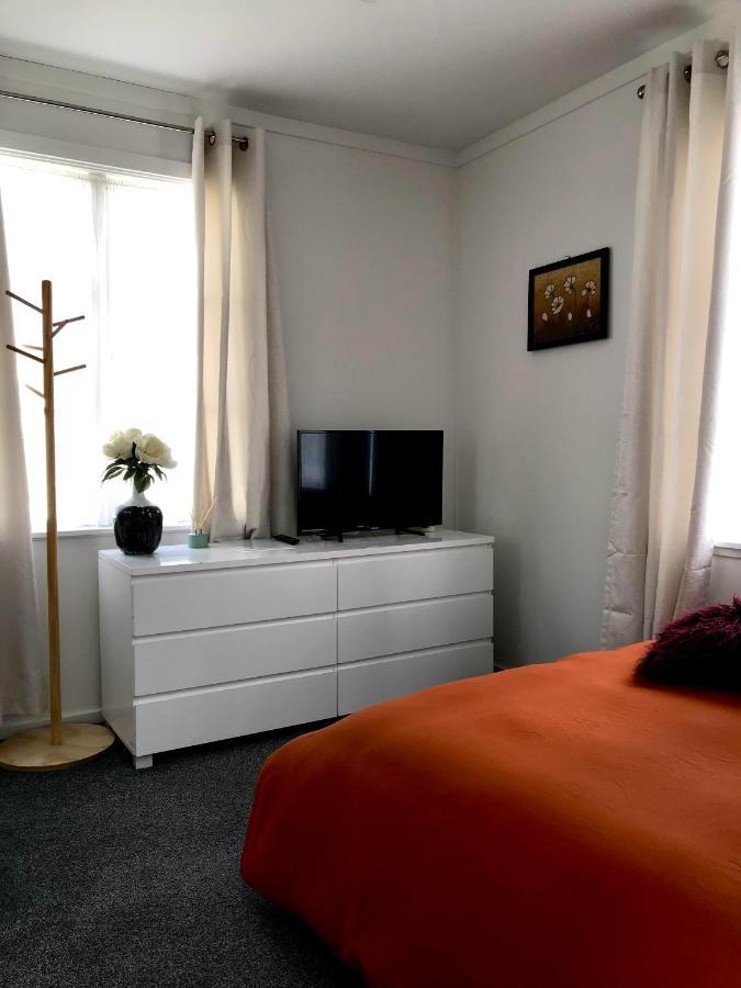 Bright & Comfy Stay In Newly Renovated Home With Parking Auckland Extérieur photo